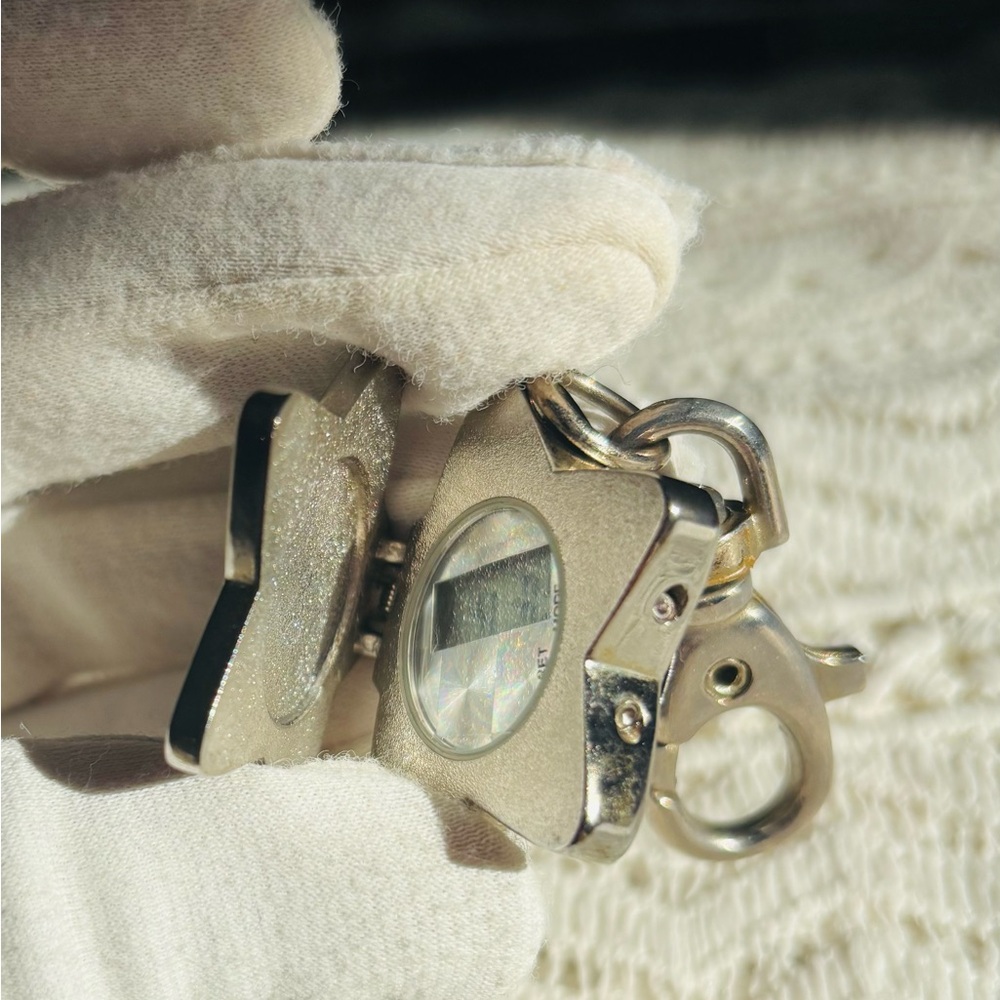 Locket Watch Keychain - Picture 4 of 7